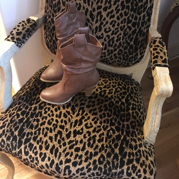 Shoes - Picture 2 of 2